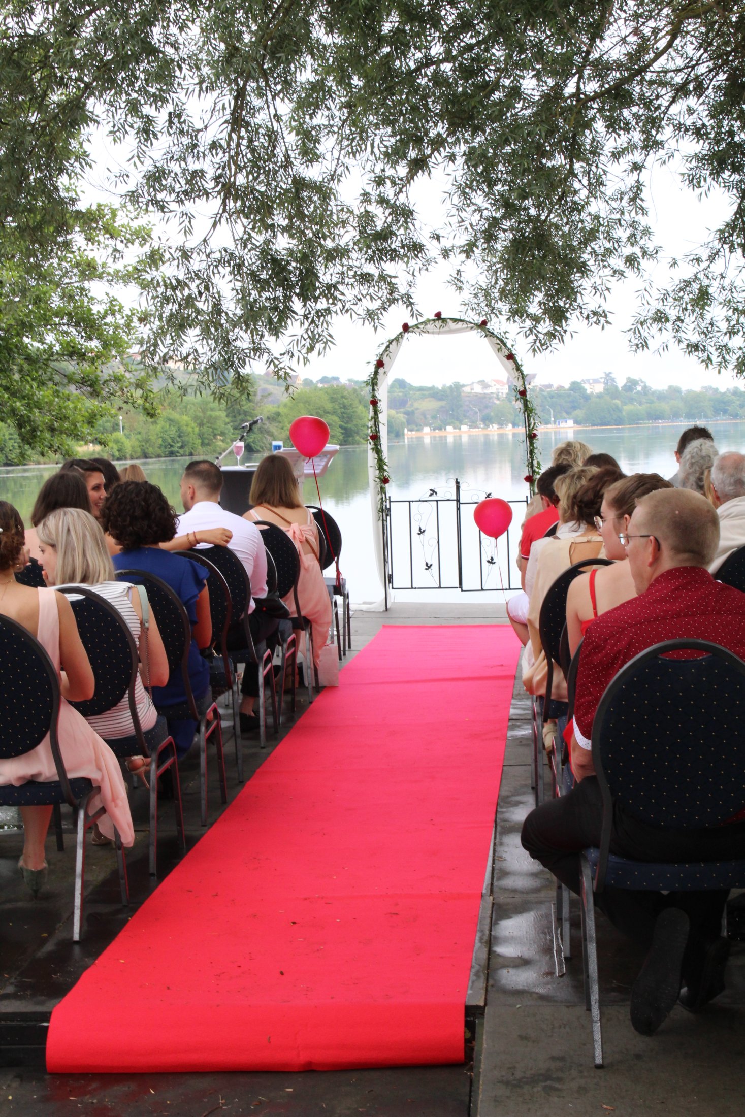 Mariage au bord du lac : cérémonie laïque